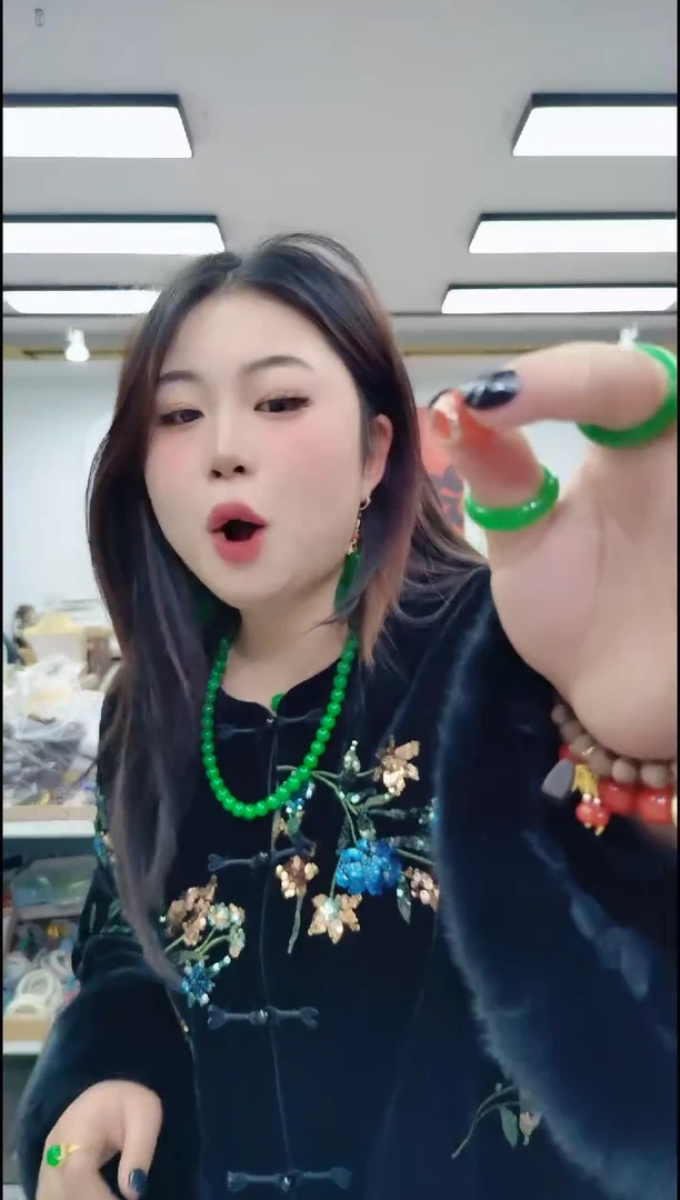 【闪购商品】翡翠颈饰未镶嵌0335 红翡路路通