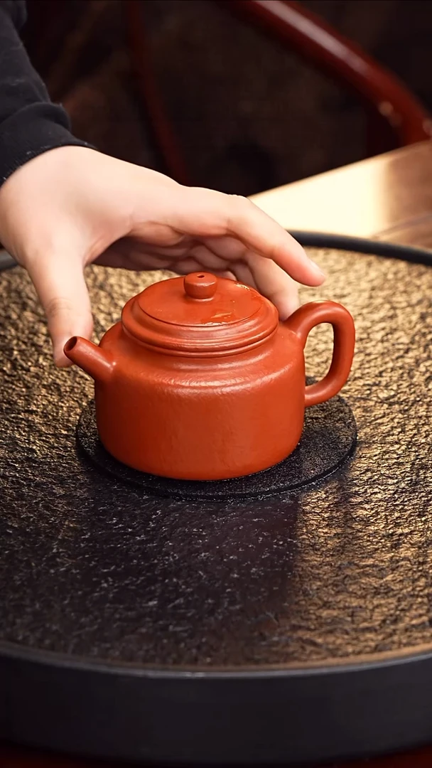 茶壶紫砂成进窑 德钟131 粗砂大红袍十八目 180毫升