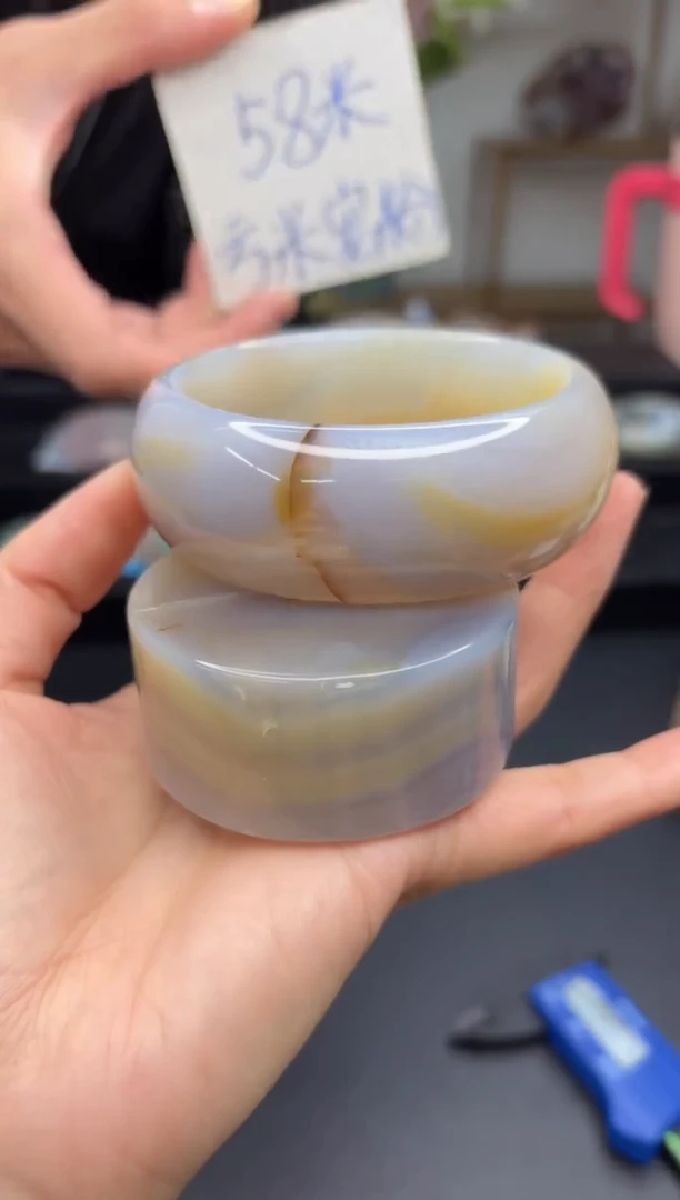 【闪购商品】石英质玉手镯未镶嵌C425(63圈赠送镯心)