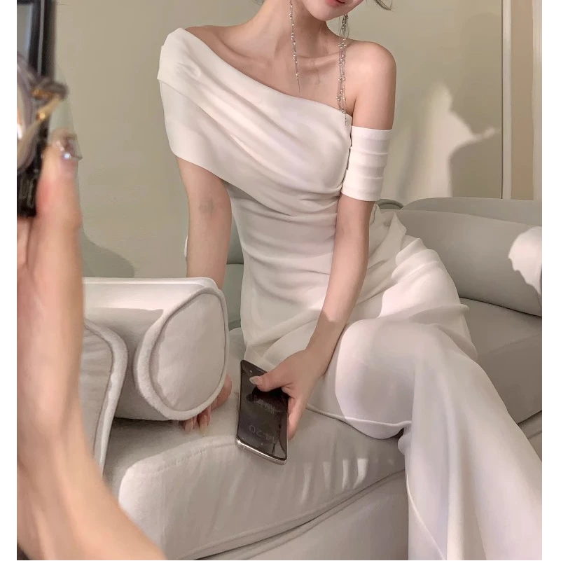 【淡颜系】法式斜肩不规则连衣裙女气质弹力包臀显瘦长裙