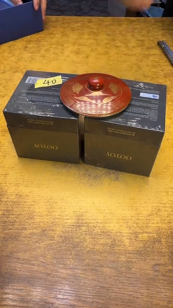 瓷器瓷器瑕疵脏旧40黑金俩碗