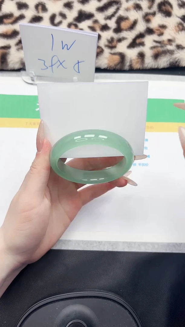 【闪购商品】石英质玉手镯未镶嵌109-57