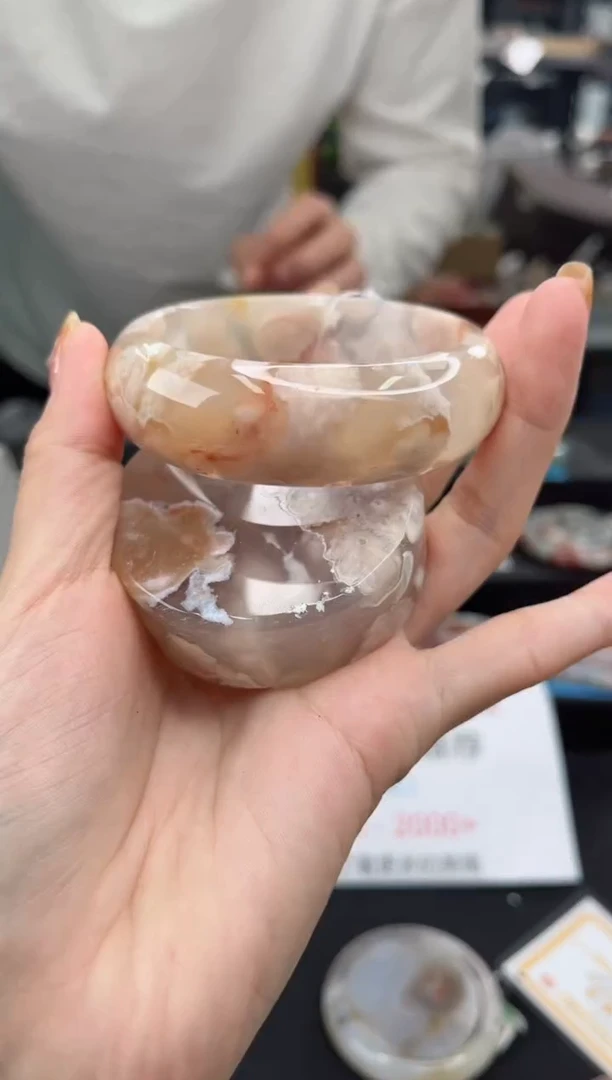 【闪购商品】石英质玉手镯未镶嵌58圈口（赠品镯心）1600126