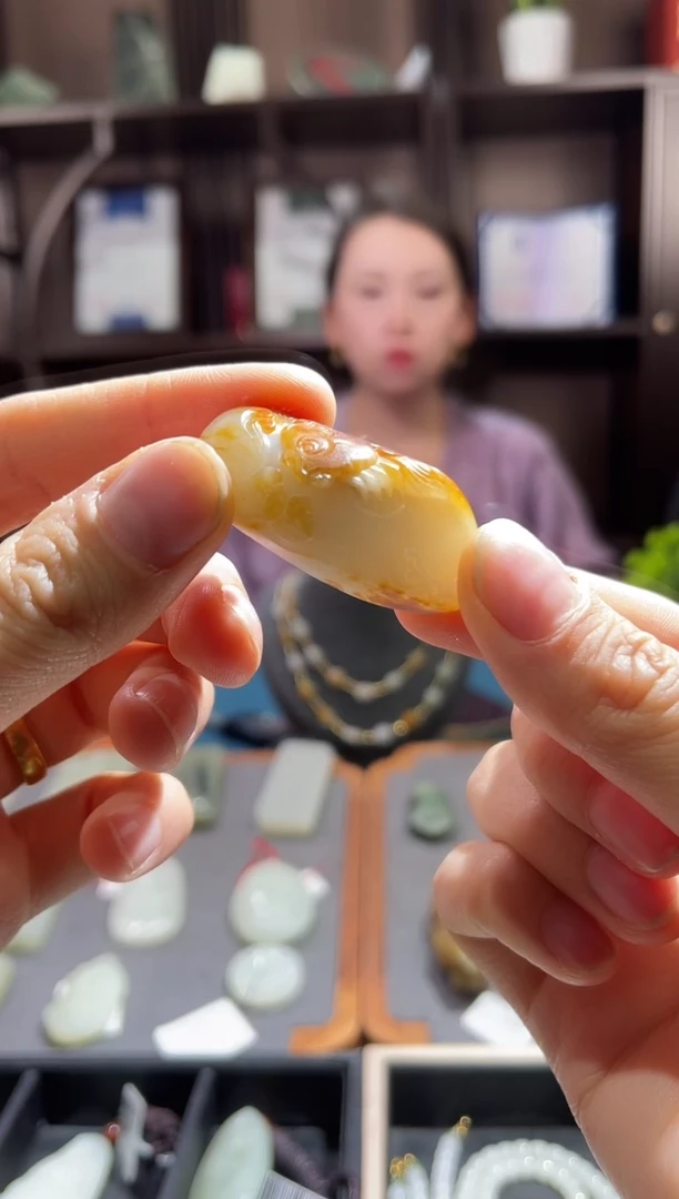 颈饰未镶嵌和田玉（子料）小挂件/