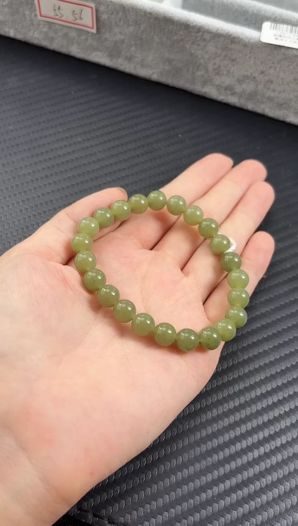 手串未镶嵌和田玉鲲****?若羌微色差青黄口卡8手串