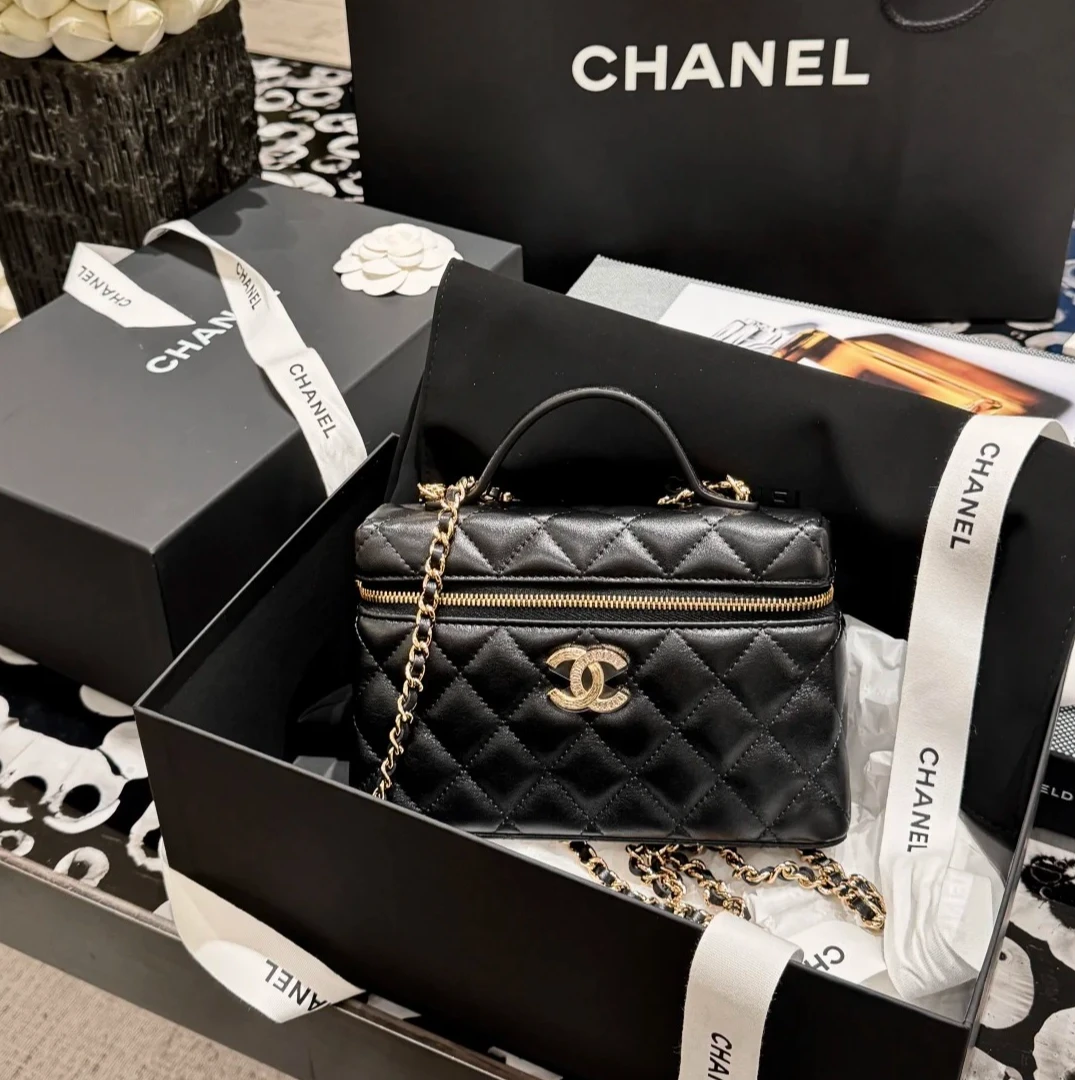 99新 Chanel/香奈儿 小花Jerry 25B 饭盒包 鸳鸯水钻扣皮手柄