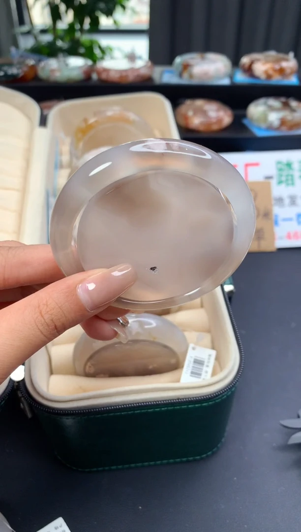 石英质玉手镯未镶嵌赠送镯心（圈口58