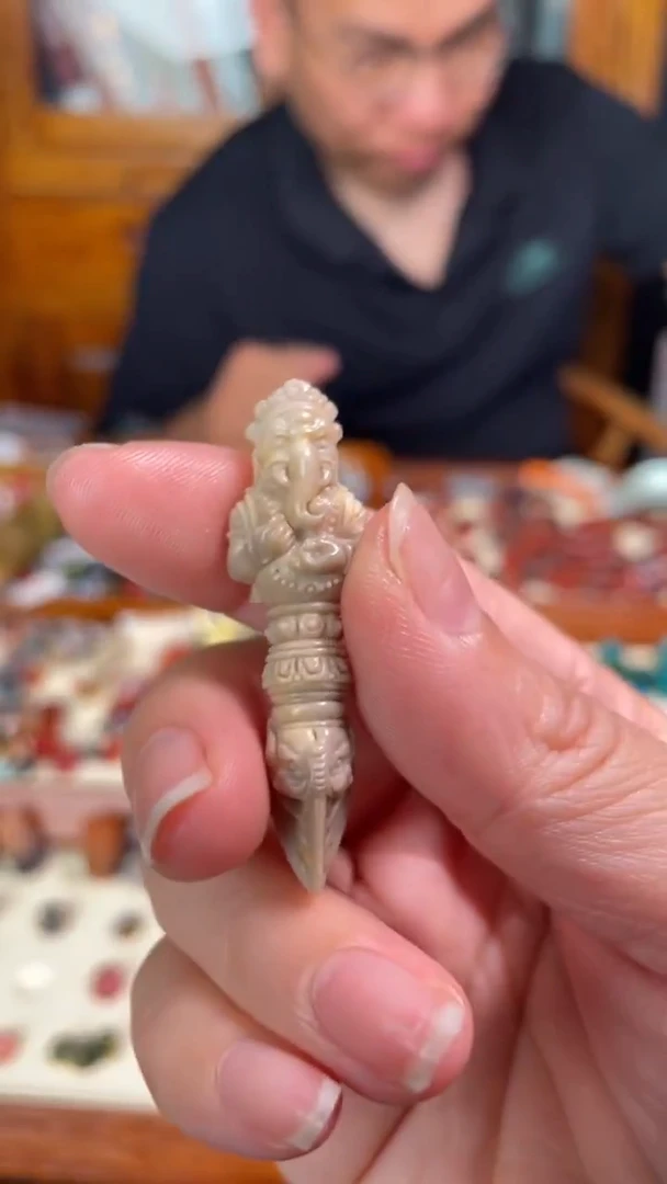 玛瑙/玉髓颈饰未镶嵌19象神金刚杵