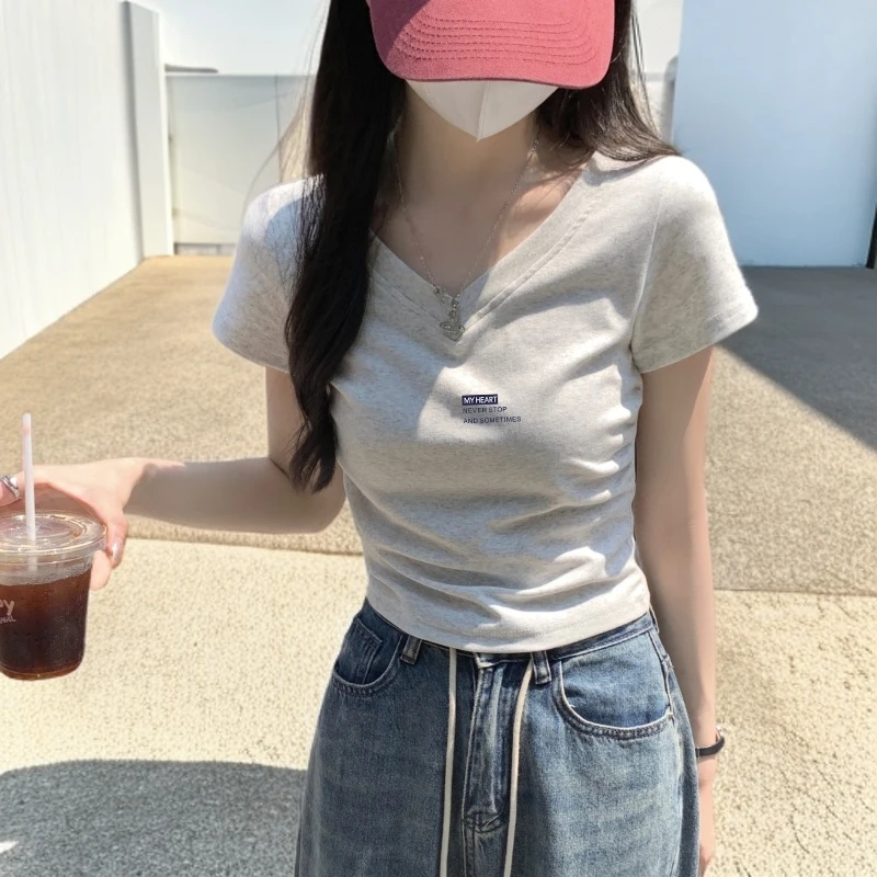 不规则褶皱V领短袖t恤女夏季设计感修身短款辣妹韩版百搭小众上衣