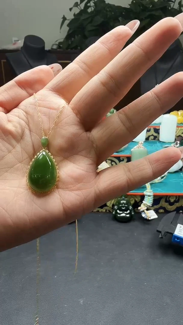 颈饰18K金镶嵌和田玉k050