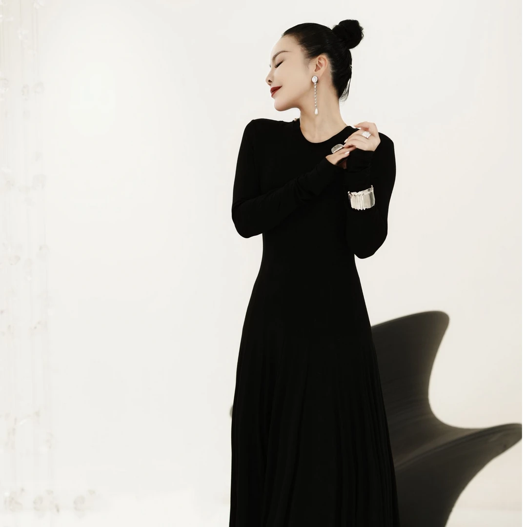 SIQIYOUNG  月光华尔兹-人手必备的小黑裙