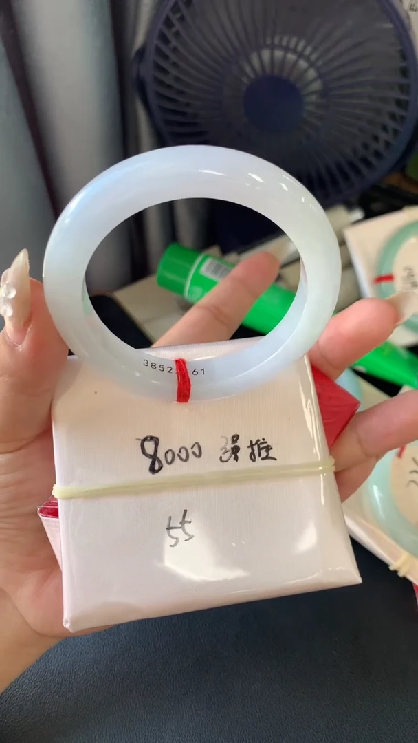 翡翠手镯未镶嵌毛货需精细抛光拍一发一