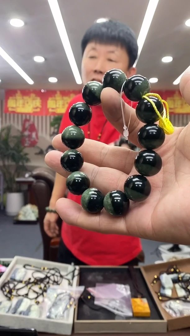 未镶嵌手链透闪石质玉手串