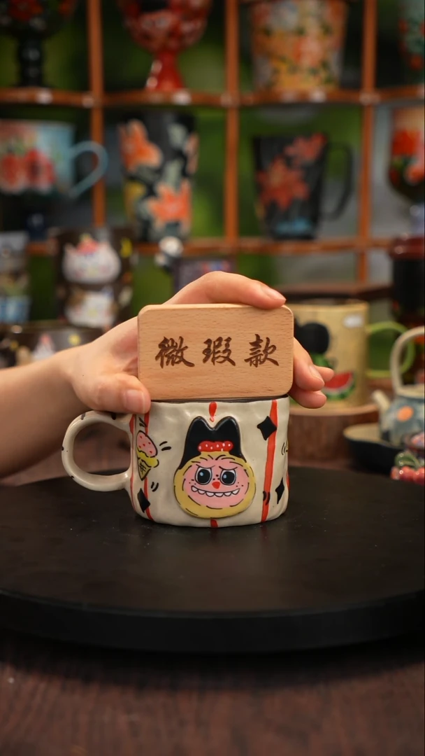 釉下手绘陶瓷拉布布微瑕