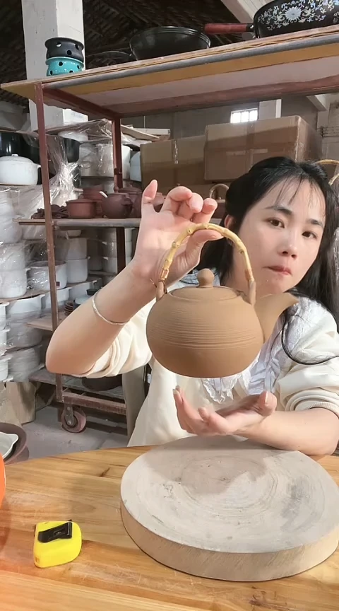 紫砂陶瓷瑕疵紫砂提梁壶带盖
