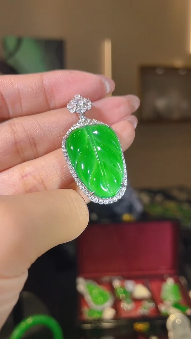 【闪购商品】翡翠吊坠(不含链)银S925镶嵌天然翡翠A货