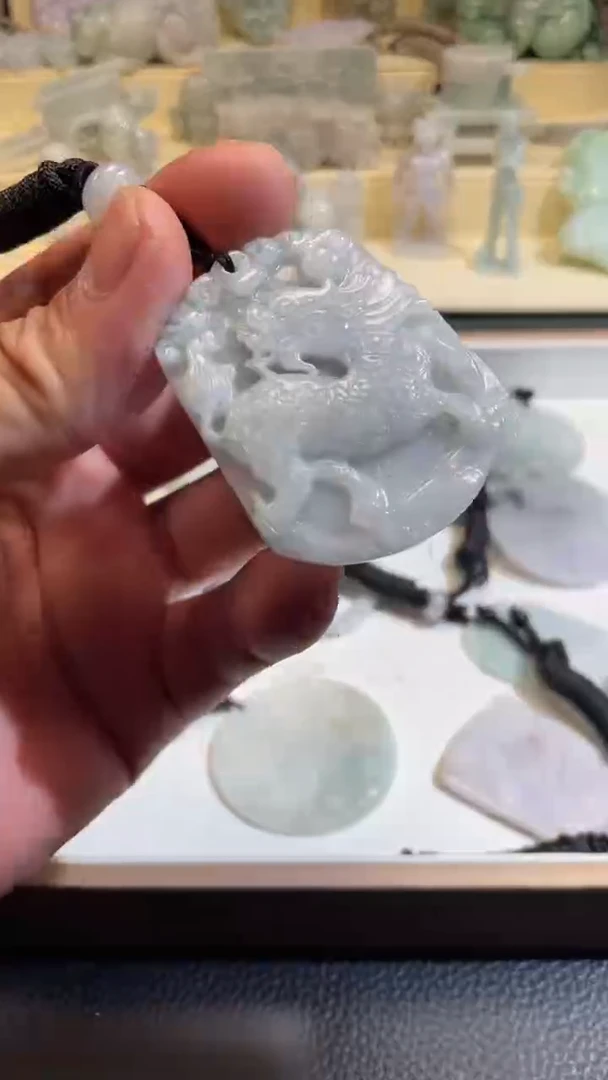 翡翠未镶嵌颈饰7/14/046