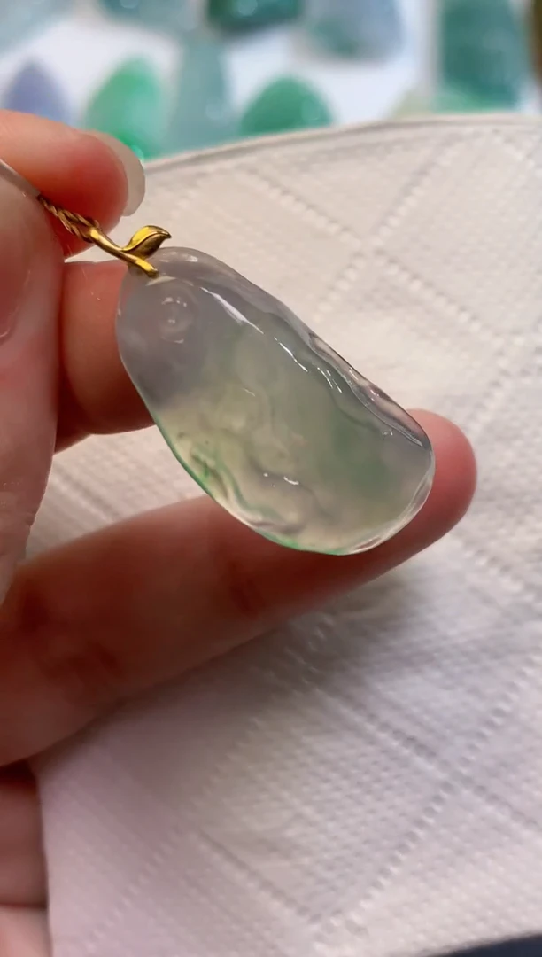 颈饰未镶嵌翡翠