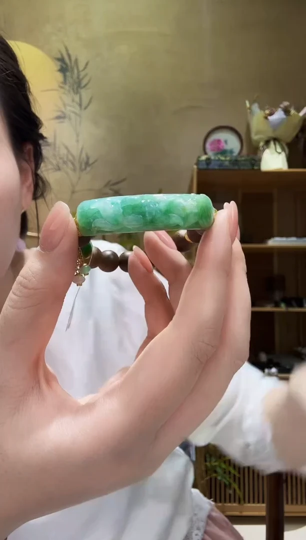 颈饰未镶嵌翡翠手牌