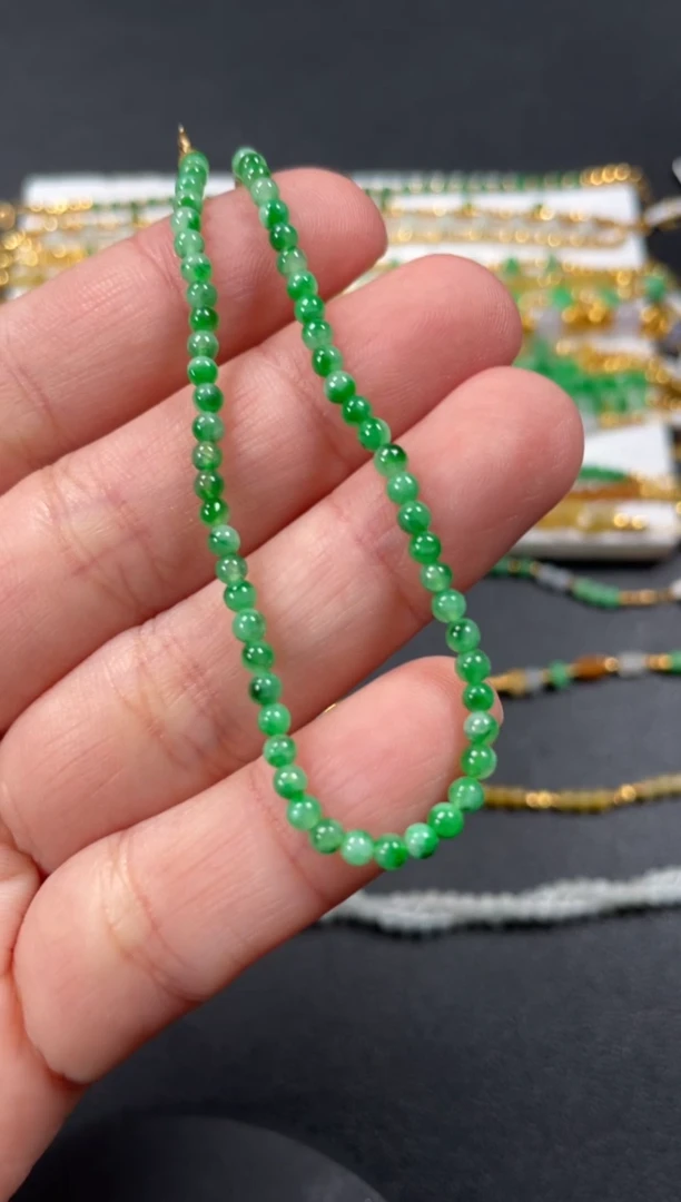 18K金镶嵌手链翡翠一条  P168