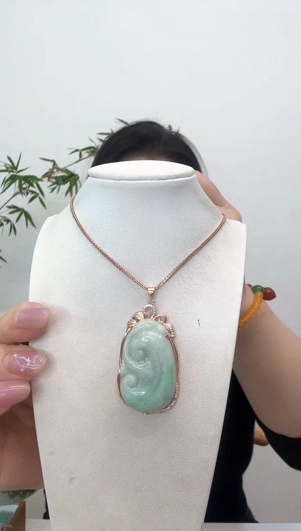 【闪购商品】翡翠吊坠(赠链)银S925镶嵌如意玫瑰边