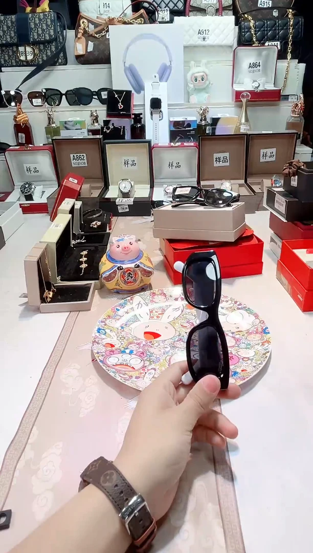 瓷片瓷器 库房到期 全部地板价@@1