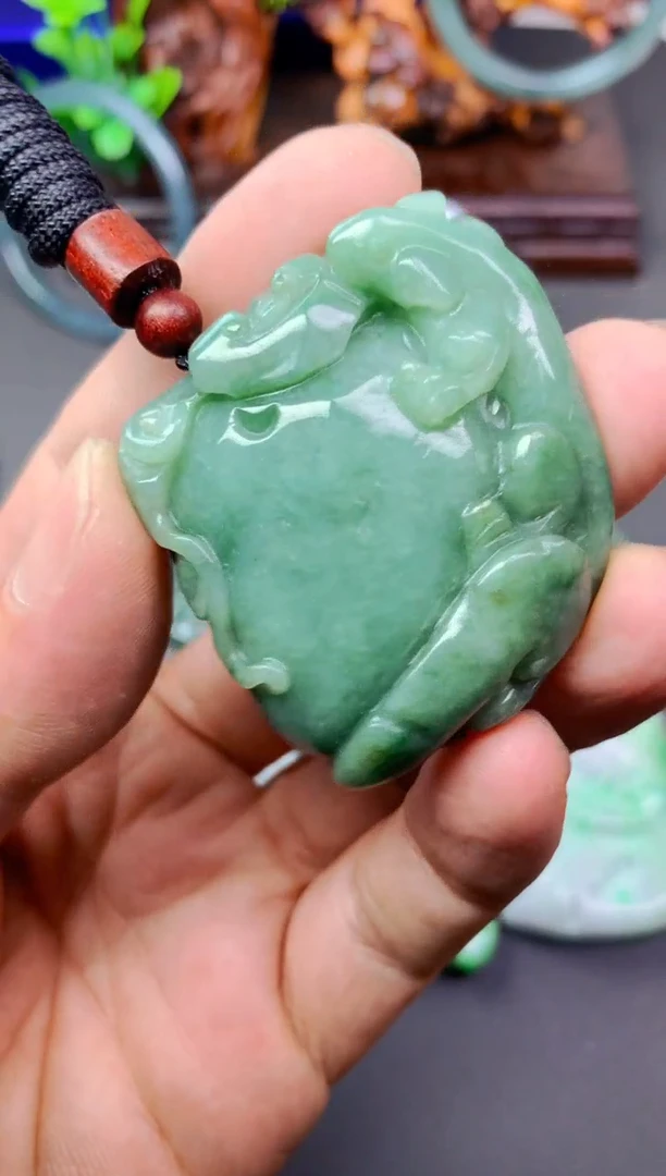 颈饰未镶嵌翡翠我***然挂件