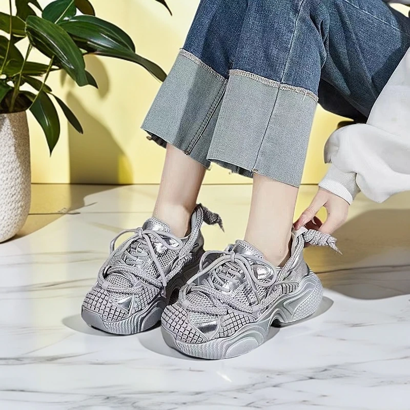 25123新款时尚舒适休闲百搭轻质软底透气潮流头层牛皮老爹鞋女款