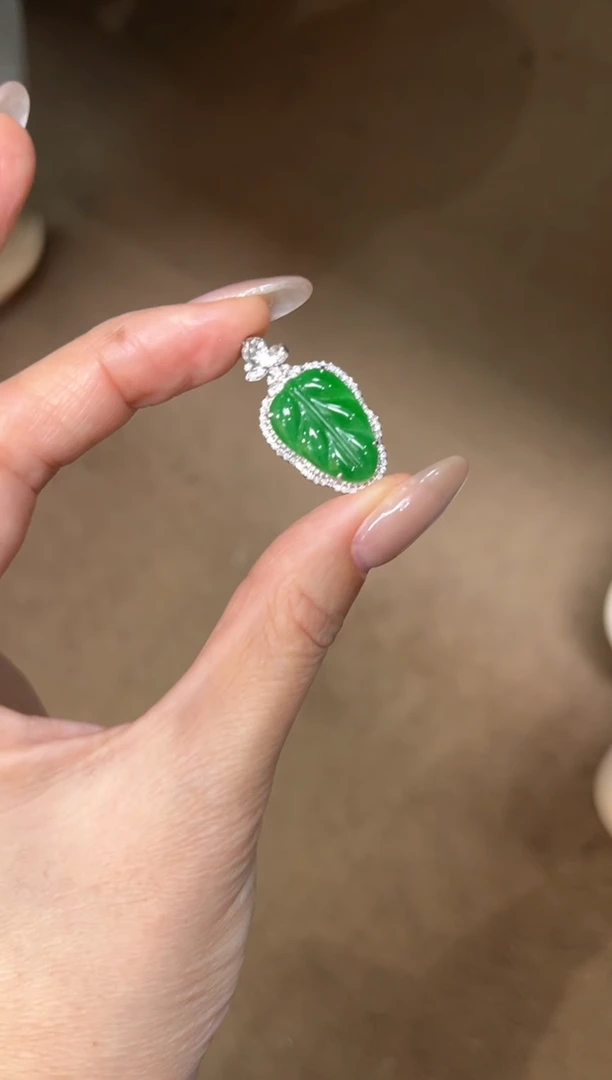 吊坠(不含链)18K金镶嵌翡翠