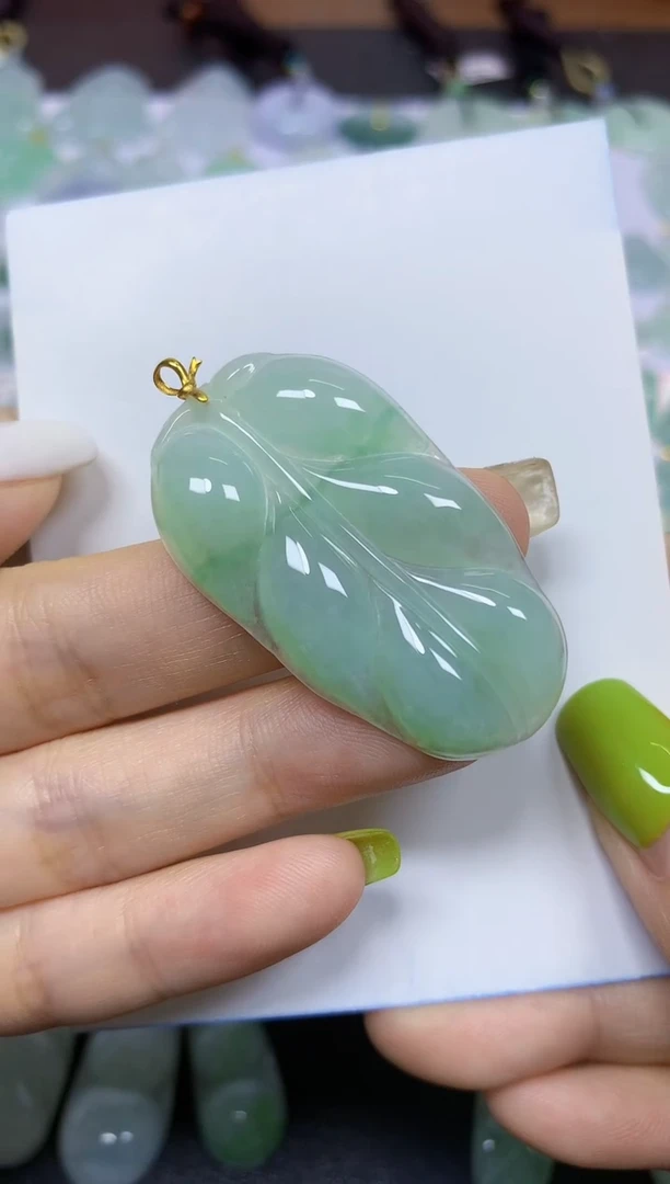 翡翠18K金镶嵌颈饰天然翡翠A货