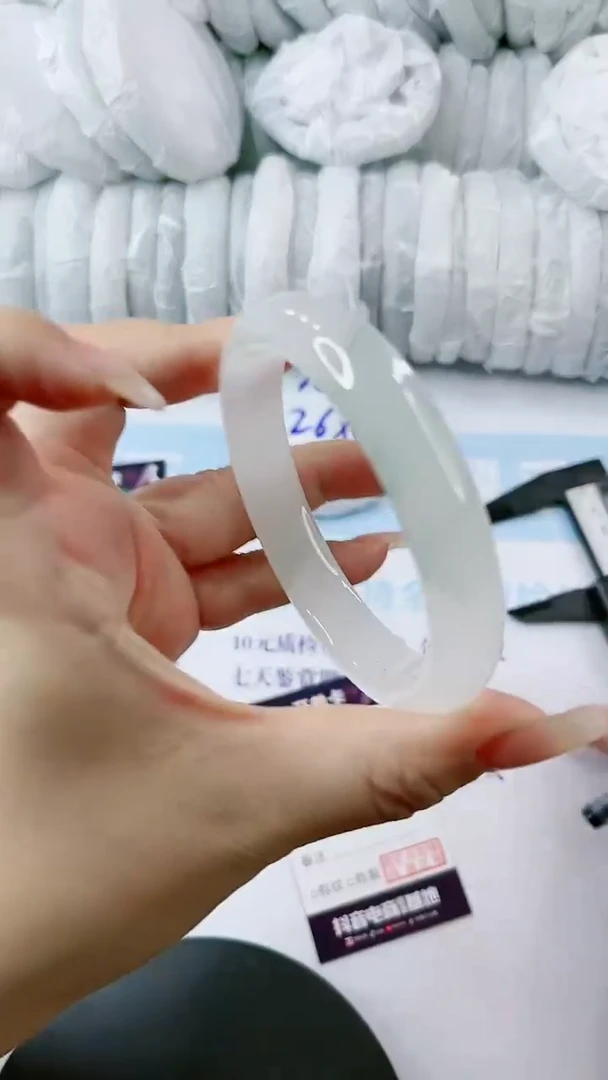 【闪购商品】石英质玉手镯未镶嵌0749831873-多样性发货