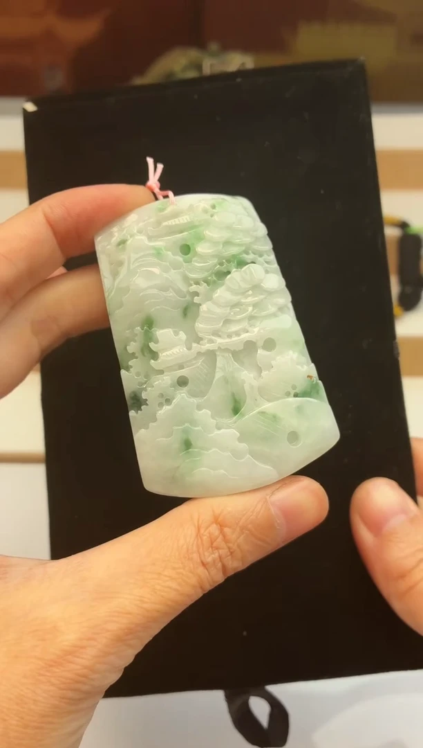 颈饰未镶嵌翡翠牌子