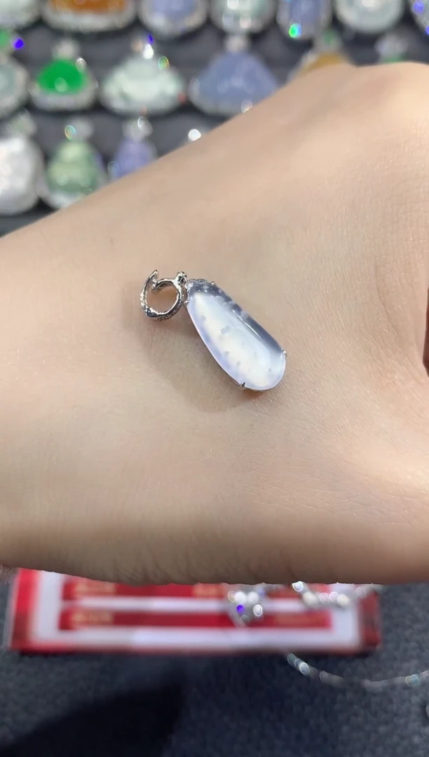 吊坠(不含链)18K金镶嵌翡翠C9翡翠