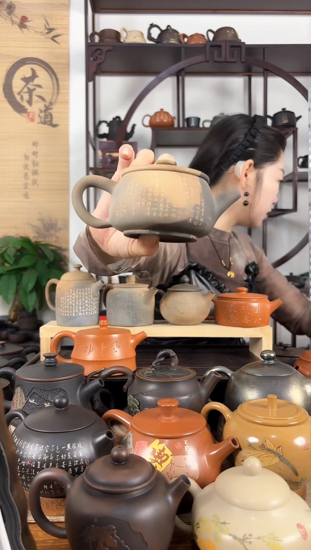 云南建水紫陶茶壶200CC左右