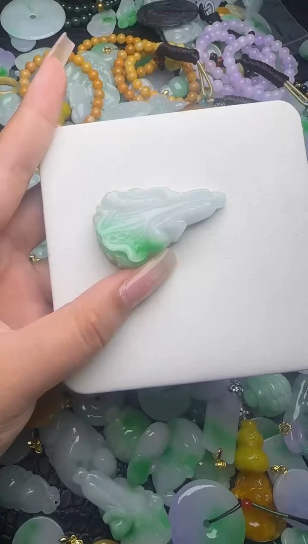 翡翠未镶嵌颈饰天然缅甸翡翠吊坠