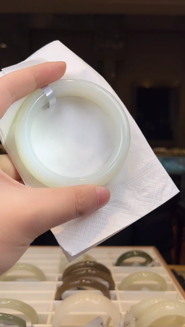 【闪购商品】和田玉手镯未镶嵌SH2066 多样性发其一