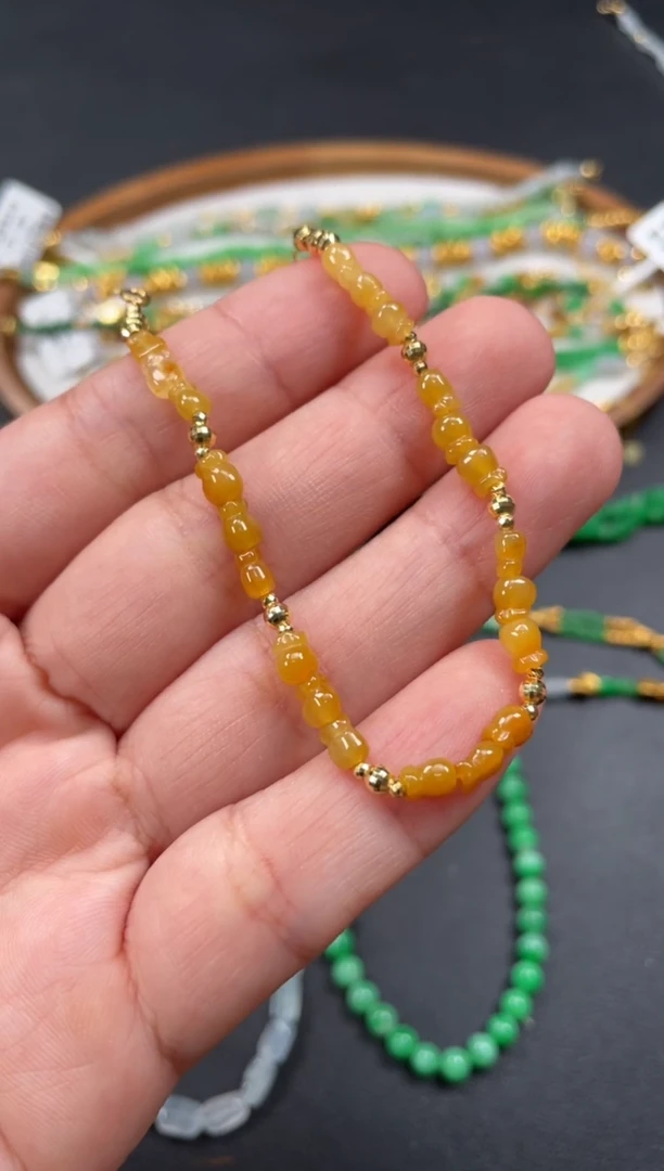 套链18K金镶嵌翡翠一条   P233