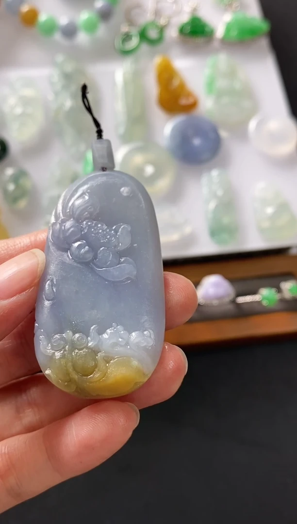 未镶嵌定制翡翠荷花鱼~