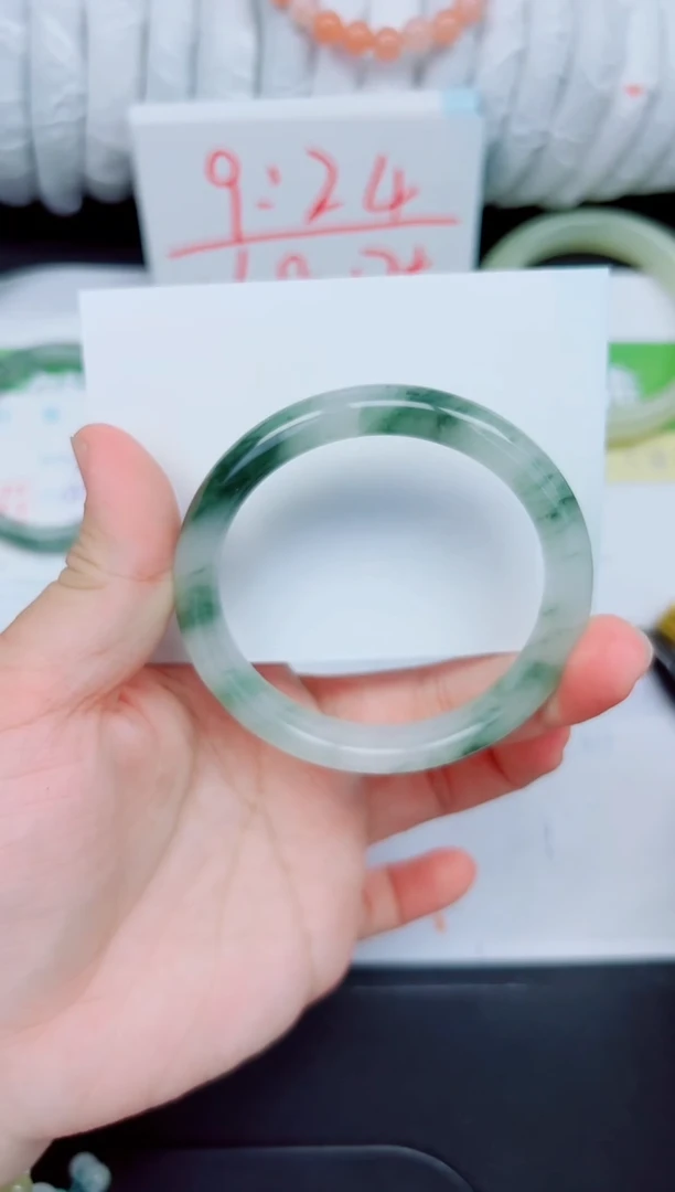 石英质玉手镯未镶嵌216-58.6