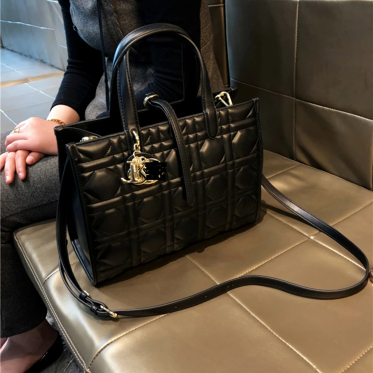 香港品牌高级感女士托特包2026新款时尚百搭单肩包气质手提斜挎包