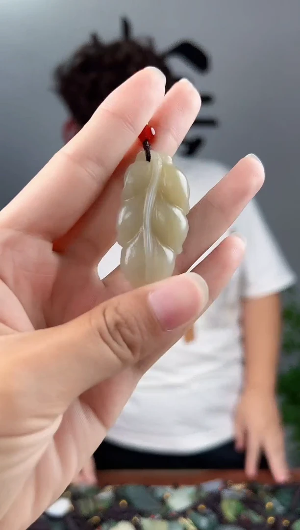 和田玉未镶嵌颈饰拍一发一，多样性发货