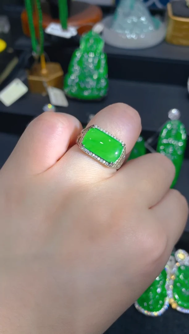 【闪购商品】翡翠颈饰银S925镶嵌1111