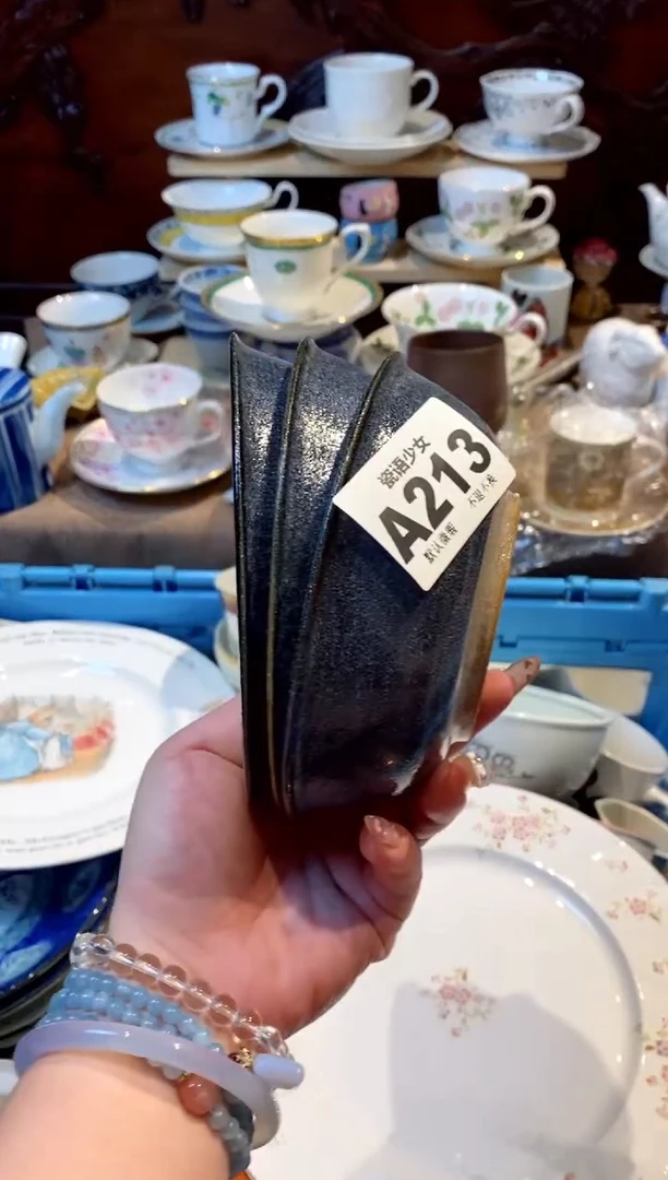 瓷片瓷片哈哈哈哈哈哈213