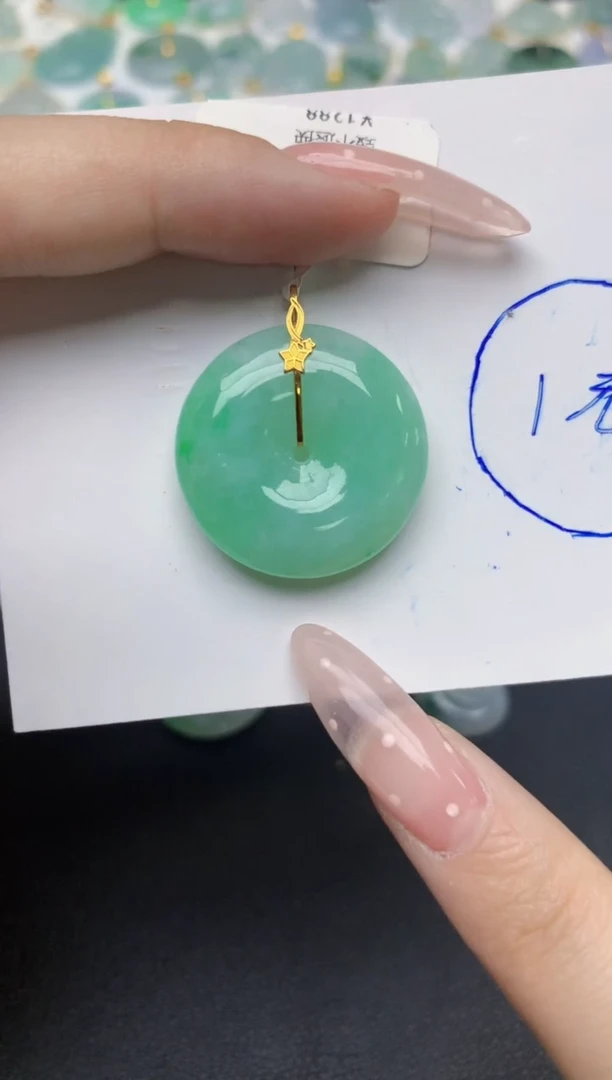 翡翠18K金镶嵌颈饰天然翡翠A货