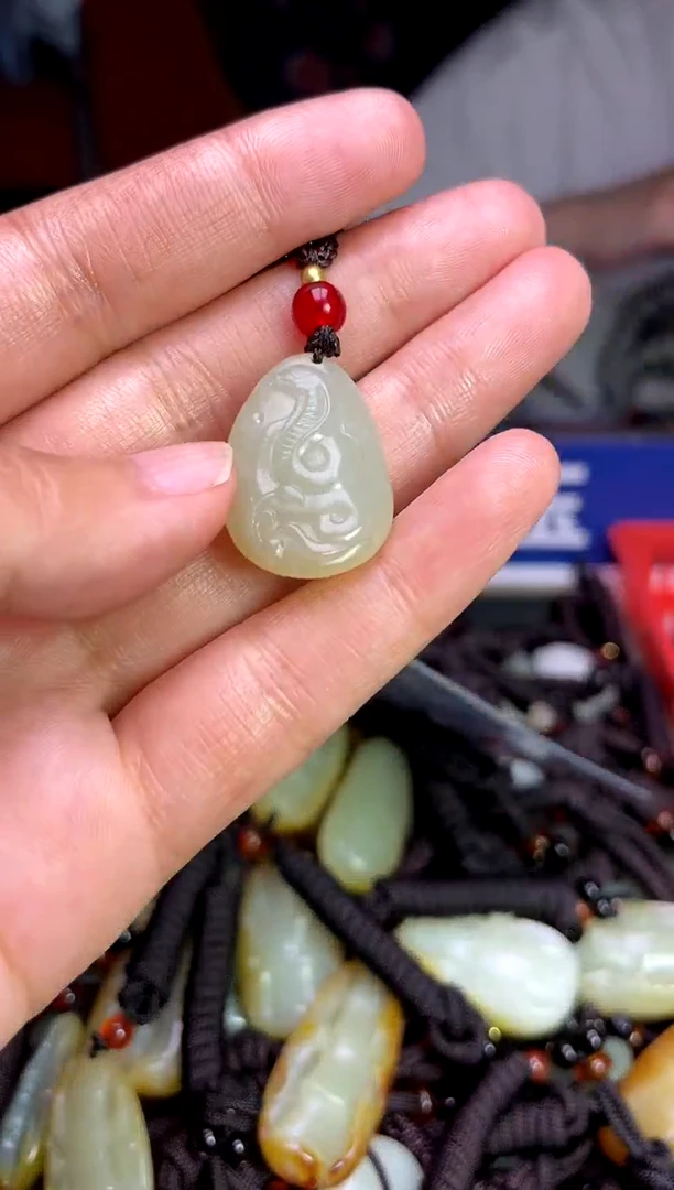 未镶嵌和田玉挂件1