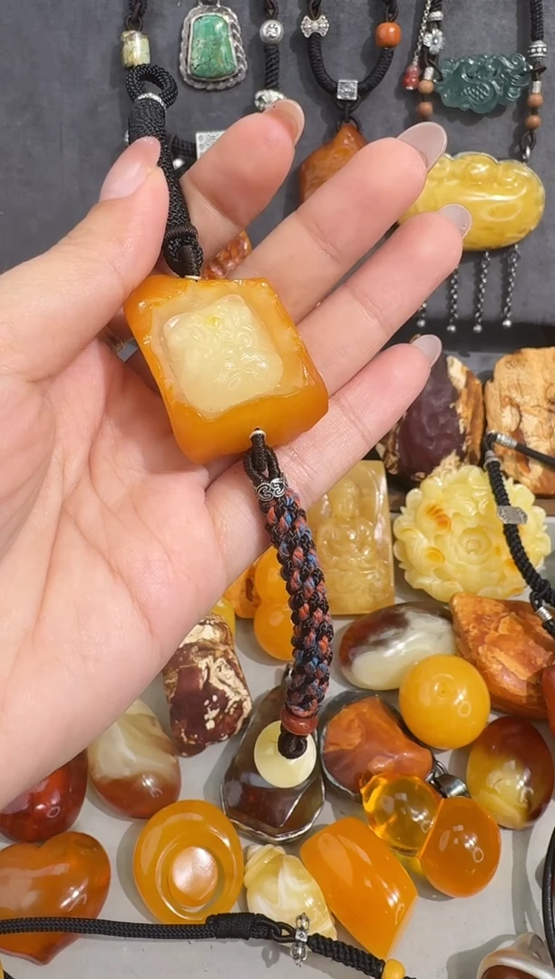 未镶嵌琥珀裸石把****来琥珀