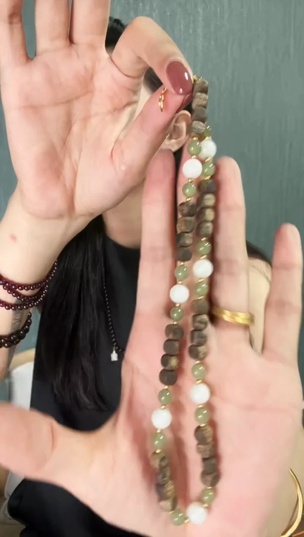 手串未镶嵌和田玉椒****毛和田玉沉沉