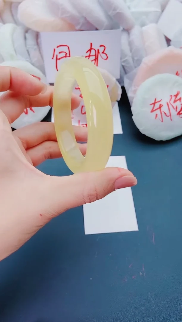 未镶嵌手镯石英质玉J67-62-63