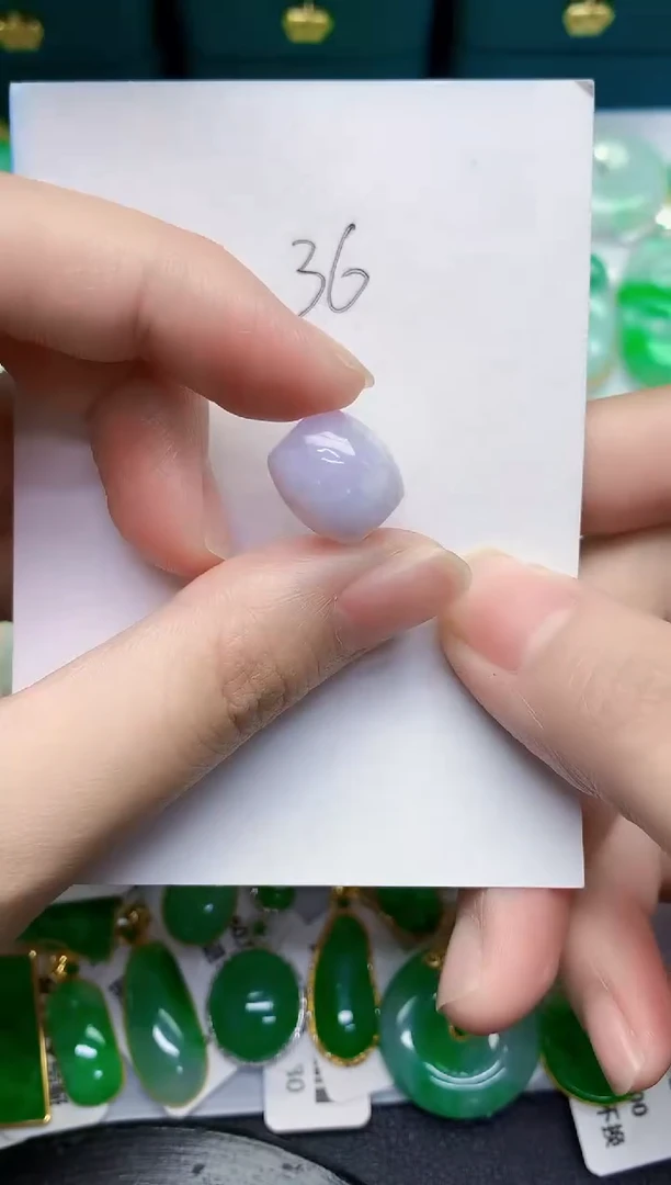 翡翠未镶嵌颈饰000000000