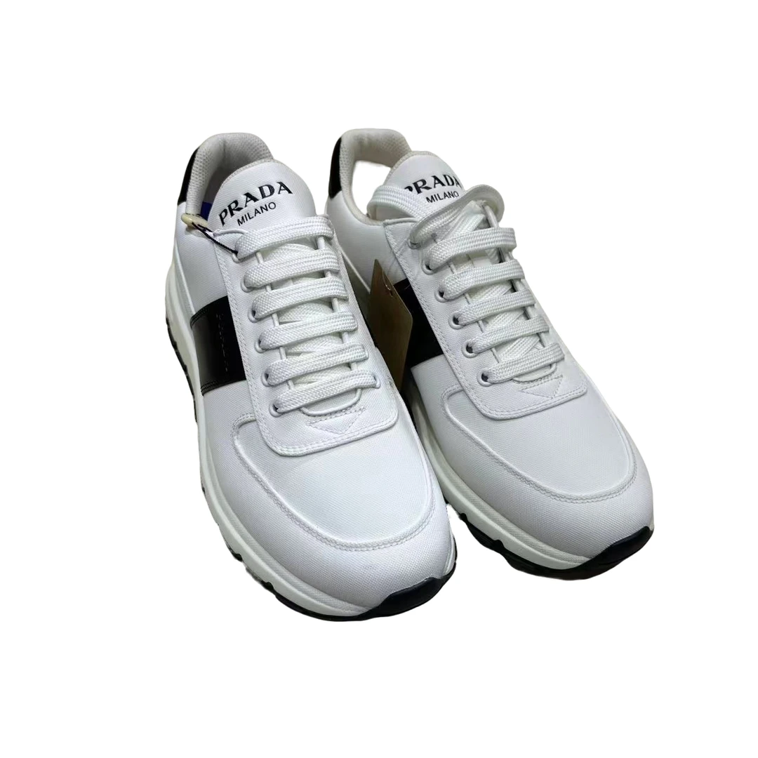 未使用 Prada/普拉达 15624753A005 经典运动鞋白色